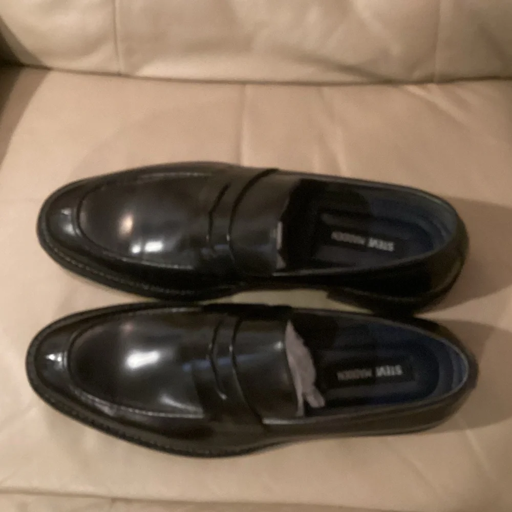 Steve Madden Black Gloss Leather Slip-On Penny Loafers